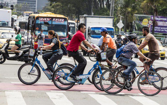 “Movilidad sostenible es clave para un aire limpio”: Minambiente