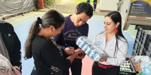 Cundinamarca: Entregan 19.000 litros de leche a comunidades indígenas