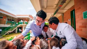 Cinco nuevas obras educativas benefician a estudiantes en Colombia