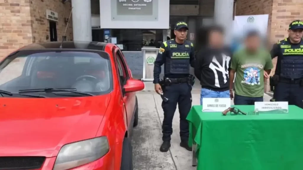 Capturan dos hombres armados en Engativá, Bogotá