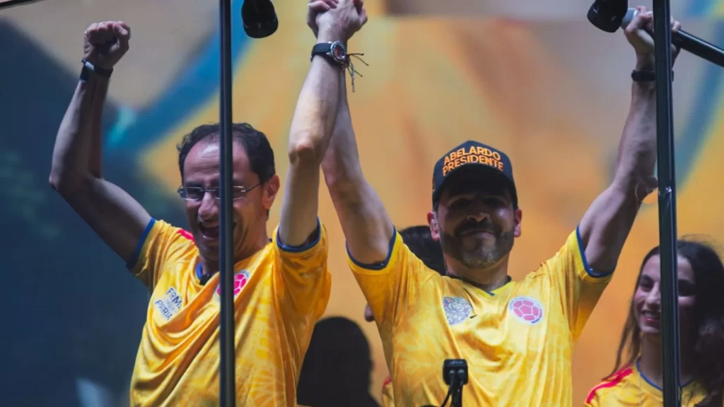 «Ustedes gobernaron para un 40 % y nosotros lo haremos para todo Colombia»: Abelardo De la Espriella a la «cepedista» Diana Ángel