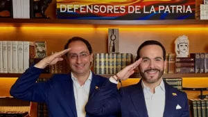 Prohibido amar a Colombia: La ridícula orden judicial que deja a De La Espriella sin poder decir «Firmes por la patria»
