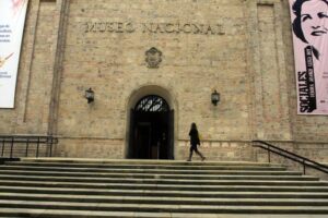 🏛️ Debate Cultural: Polémica por el patrimonio del Museo Nacional de Bogotá